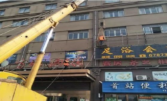 天门安装较高的门店招牌有什么好的方法？